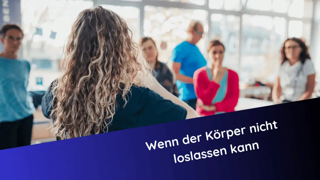 Thumbnail für einen Artikel im Reflexopedia: Claudia, die Gründerin der Awesome Academy als Dozentin vor einer Gruppe Seminarteilnehmer